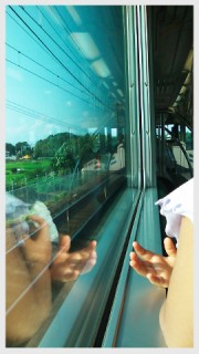 終戦の日、東西線の車窓から